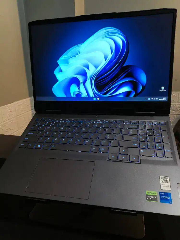 Laptop Gaming Lenovo LOQ (15IRH8 - i5 12450H RTX 3050 6GB)