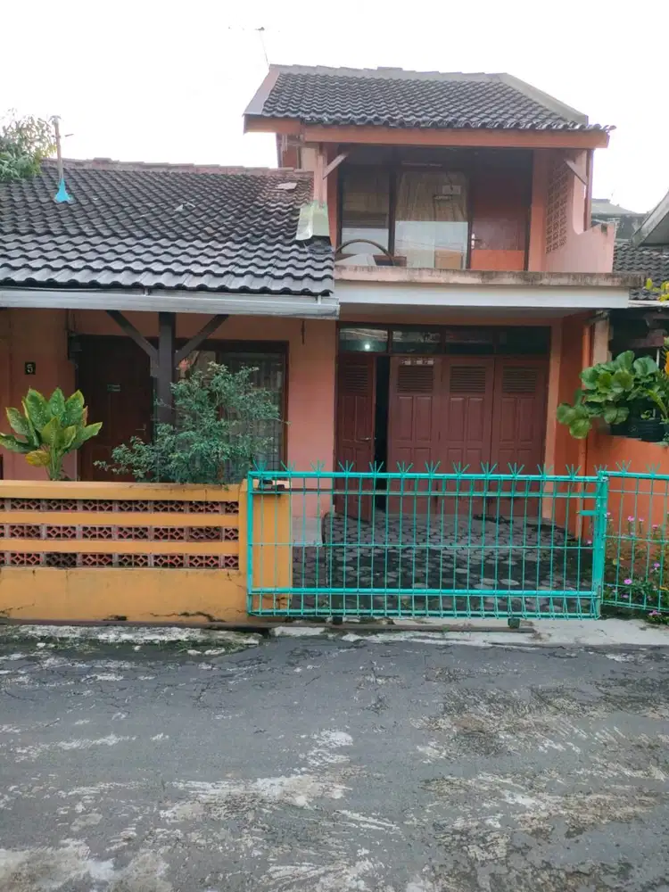 Rumah lama, di komp nyaman, Kotamadya, 800jt