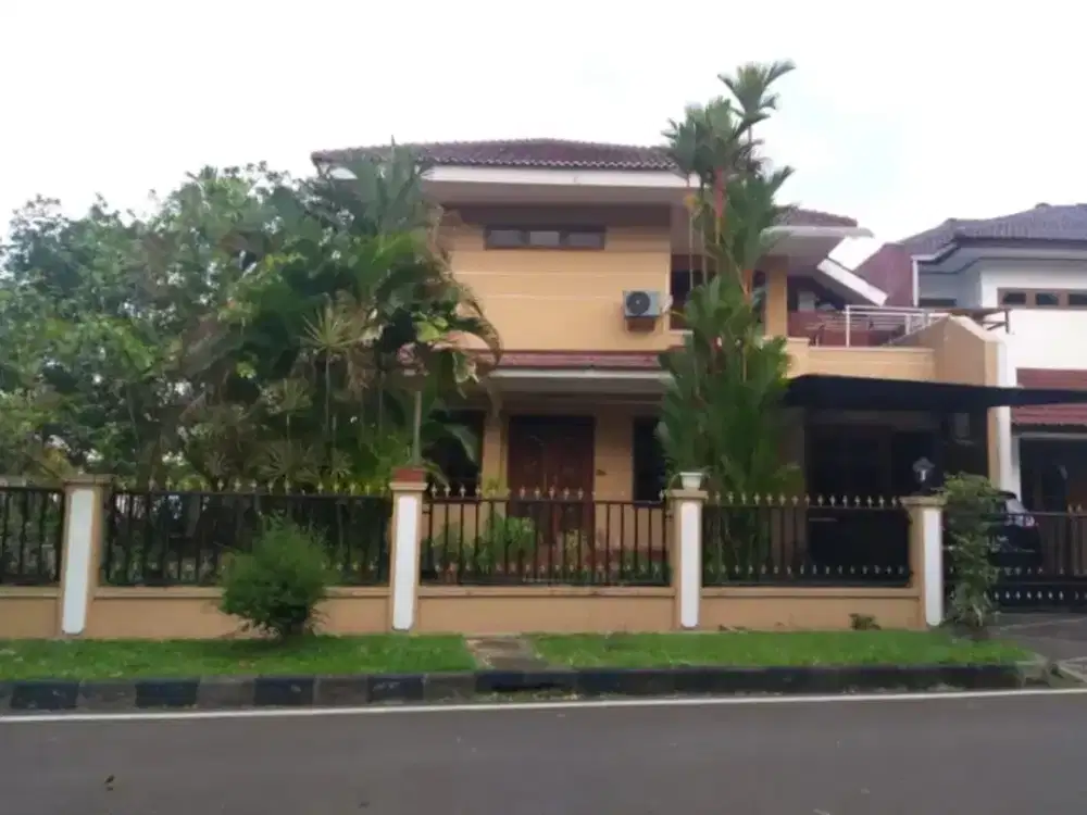 RUMAH MEWAH DI KOMPLEK PALING EXCLUSIVE RAWAMANGUN