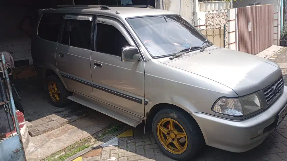 Toyota Kijang 2001 Bensin
