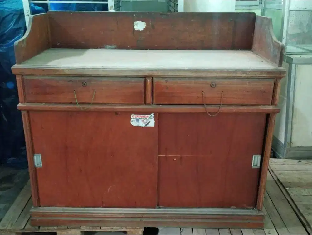Meja Kotak Kayu Kaca