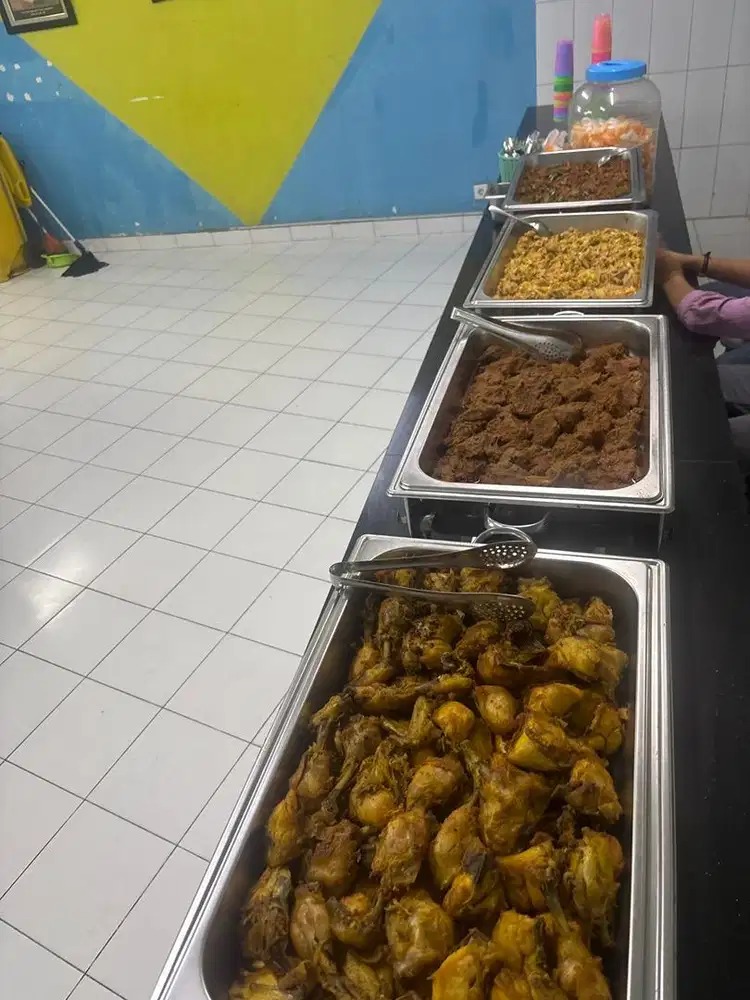 Di Cari Helper Koki