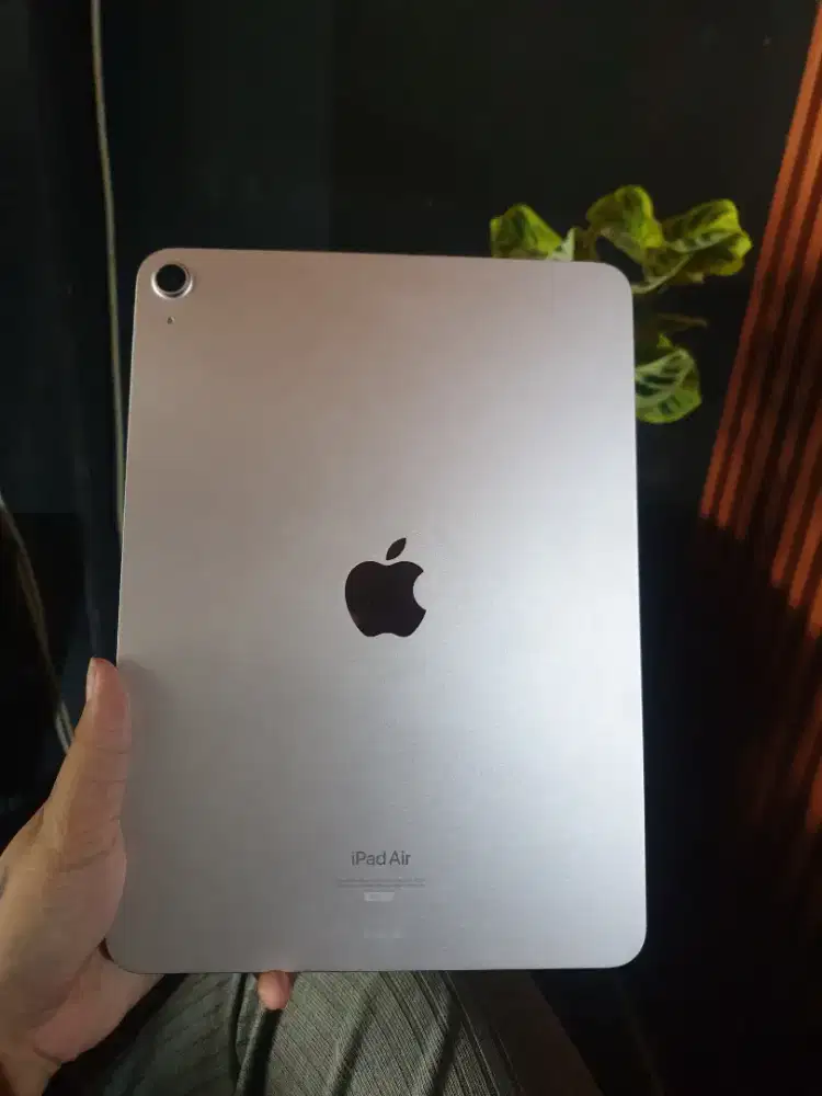 iPad Air Gen 5 64GB iBox - Normal  - Harga 5,5 Juta - Denpasar Barat