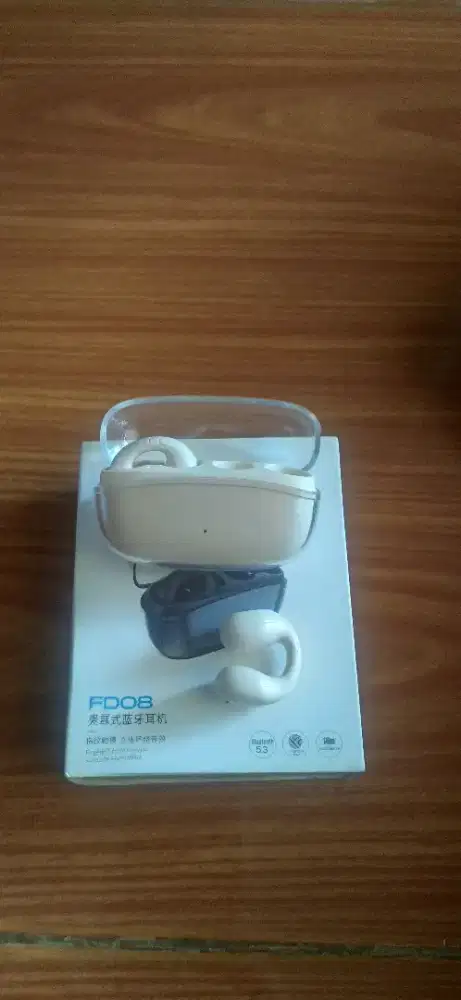 TWS earphone bluetooth