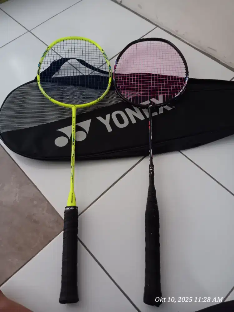 Raket badminton