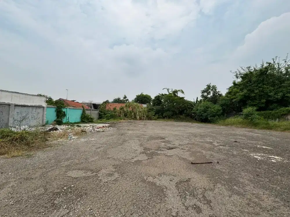 Disawakan Lahan Atau Tanah di Jalan Raya Cikarang Baru, Luas 1100m2, Cocok dijadikan Lahan Parkir Mobil, Untuk Logistik, Workshop, Muat Container 40ft