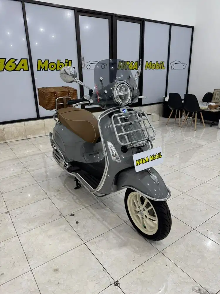 Vespa Primavera 150 i-Get Edisi Picnic 2021
