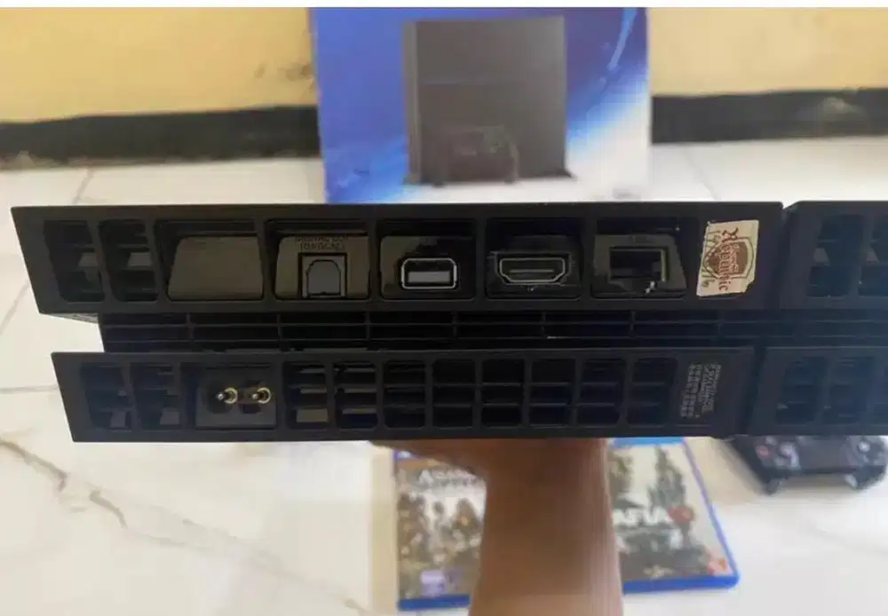 PlayStation 4 (PS4) 500GB Jet Black – Lengkap, Normal, Siap Main!