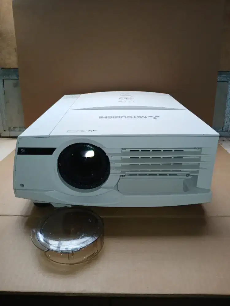 Proyektor Mitsubishi 5500 Lumen, Normal
