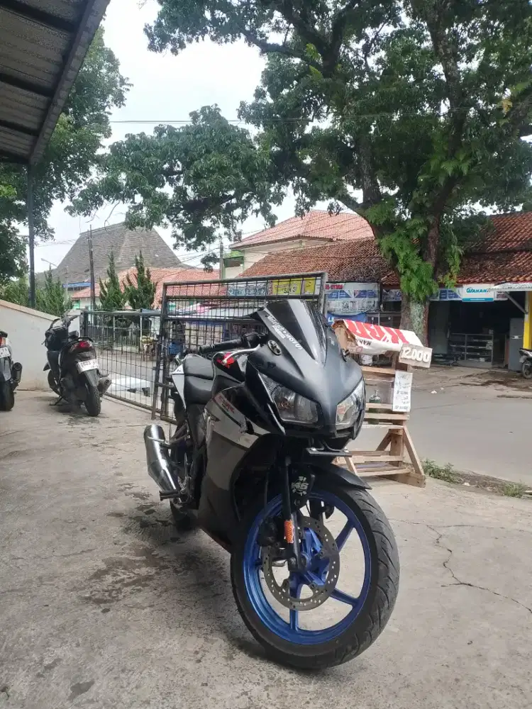 jual motor CBR 2014 ss kumplit pajak of lama