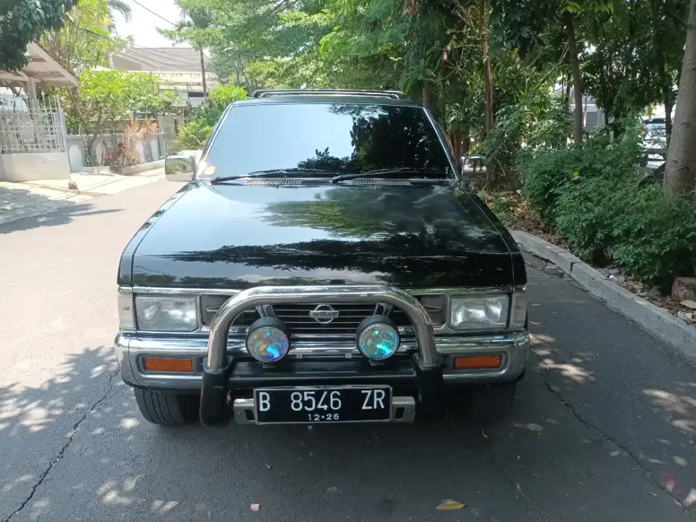 Nissan Terrano spirit  th 2001