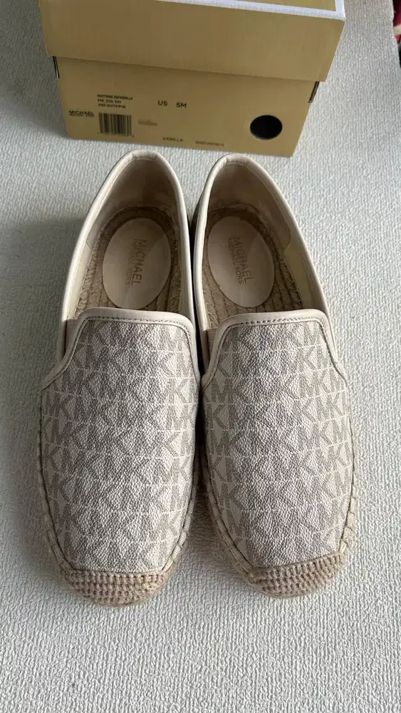 Dijual sepatu michael kors espadrille kodisi masih seperti baru