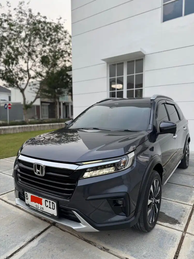 Honda BR-V Prestige 1.5L CVT with Honda Sensing, tahun 2023 Abu-Abu