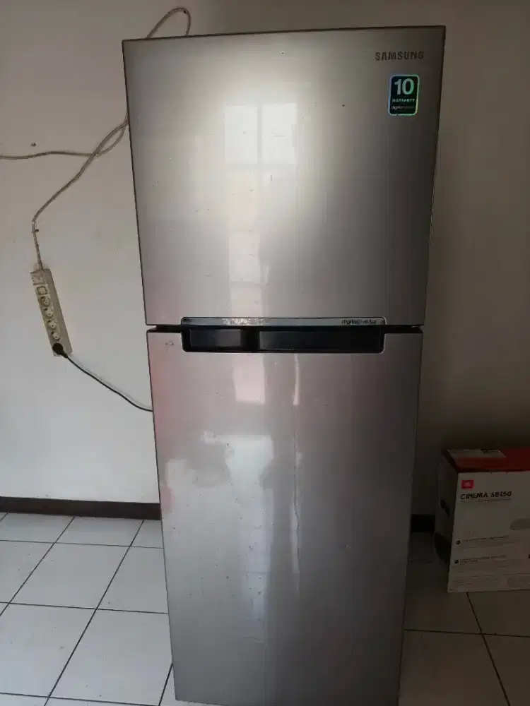 Kulkas samsung 203liter bekas masih di pakai normal