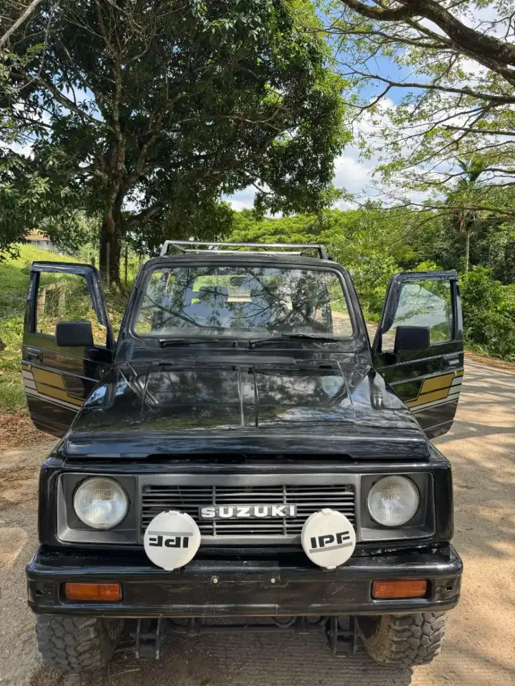 Dijual Mobil Suzuki Jimny 4x4 Double Gardan Tahun 2002
