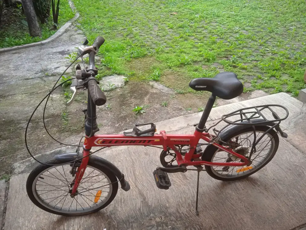 Sepeda Lipat 'Element' Merah