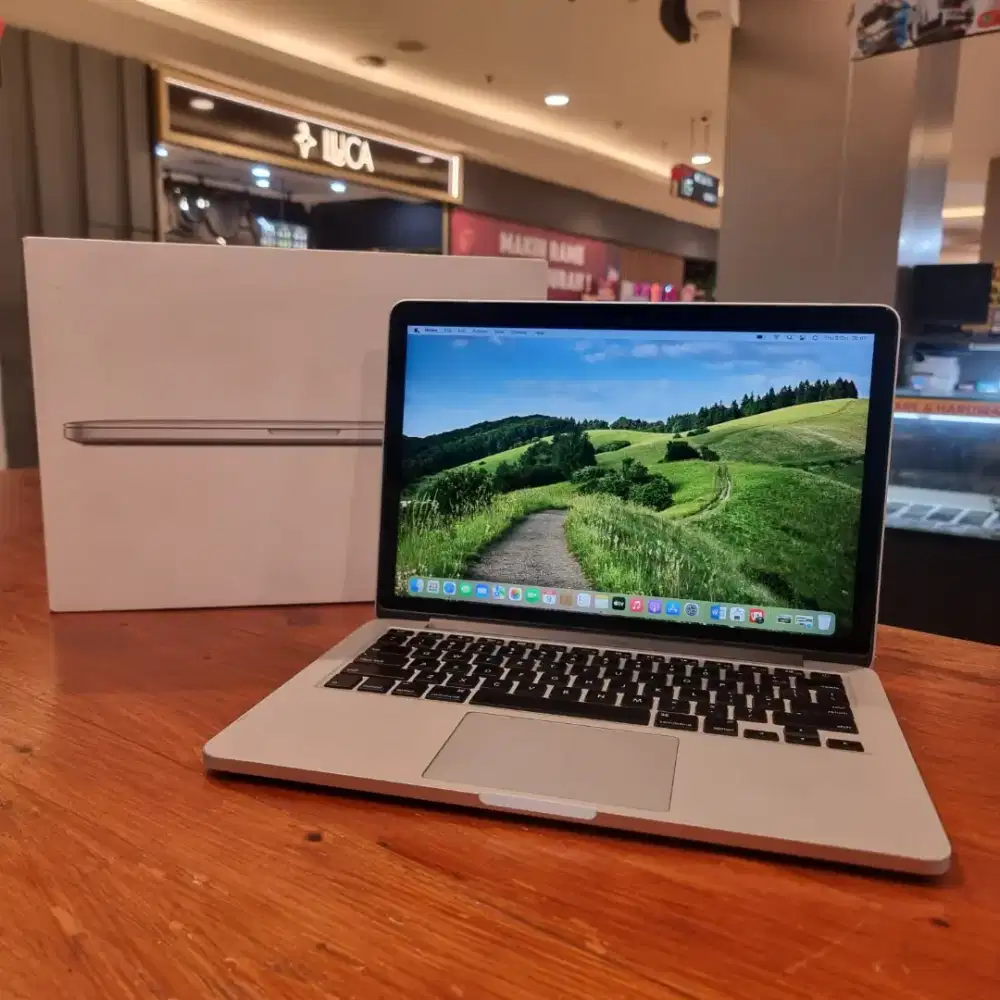 Macbook Pro retina 13 inch , early 2015