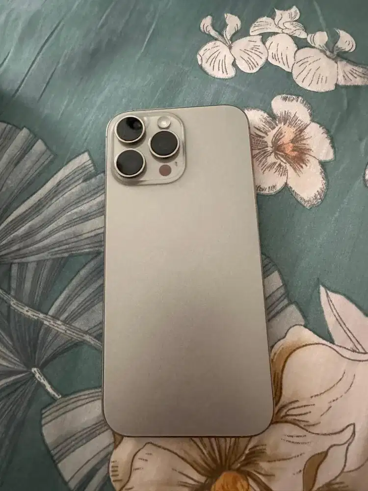 Dijual iphone 16pm 512 gb mulus baru pake 7 bulan