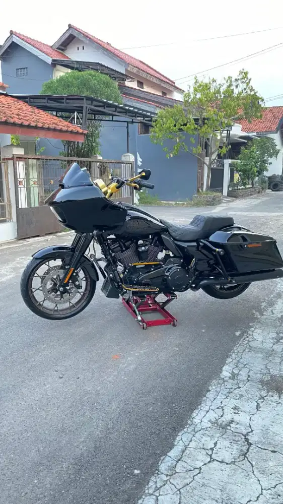 Harley Road Glide ST 2023