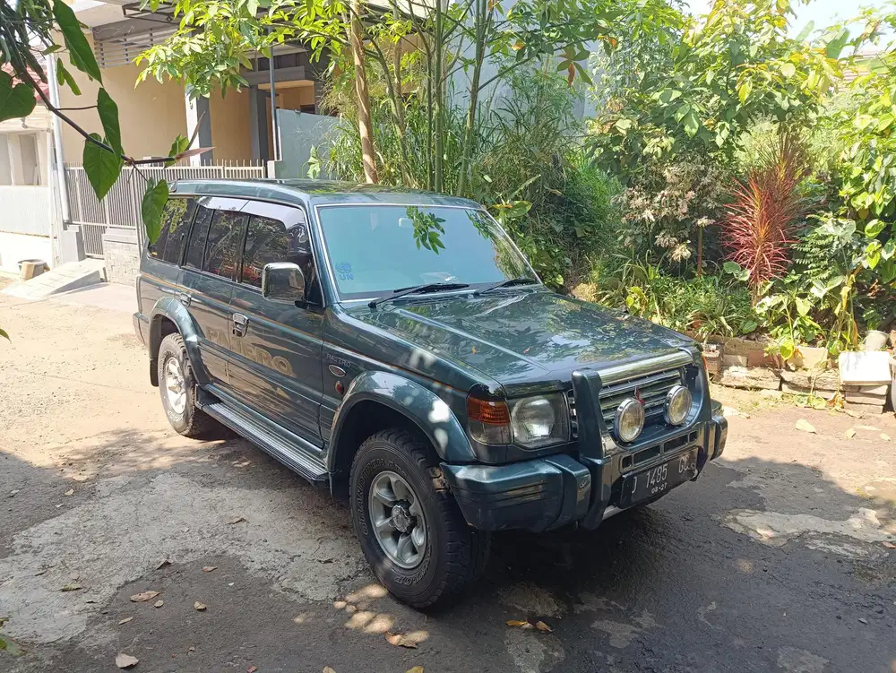 Mitsubishi Pajero 1996 Bensin
