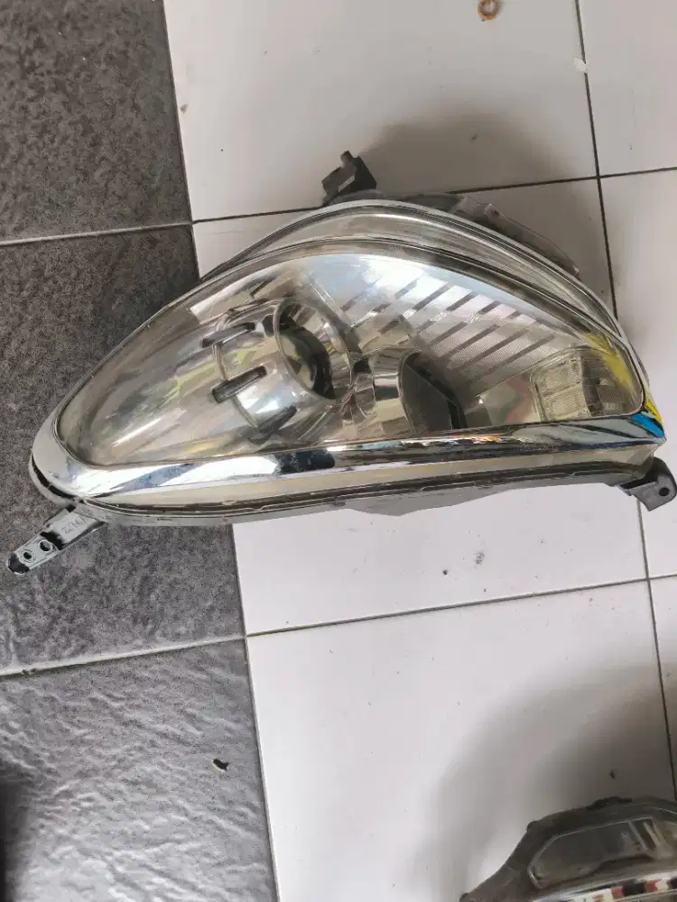 Headlamp sirion 2013