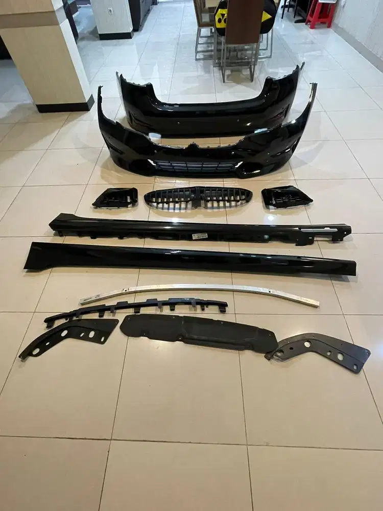 Di jual BODY KIT ORIGINAL BMW 320i G20