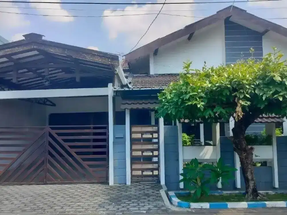 Rumah Terawat Manyar Dekat Nginden Semolo, Lingkungan Nyaman