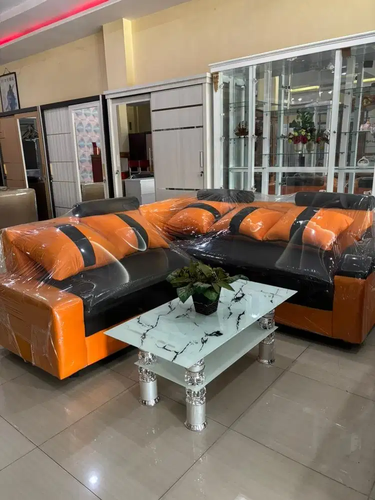 Sofa L + meja oren