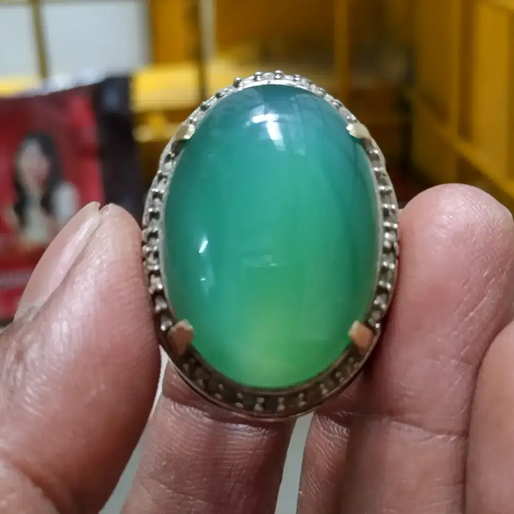 Batu anggur hijau kristal