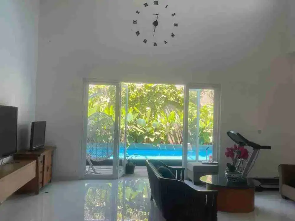 Dijual Cepat Rumah Bagus Dengan Kolam Renang Parakan Batununggal