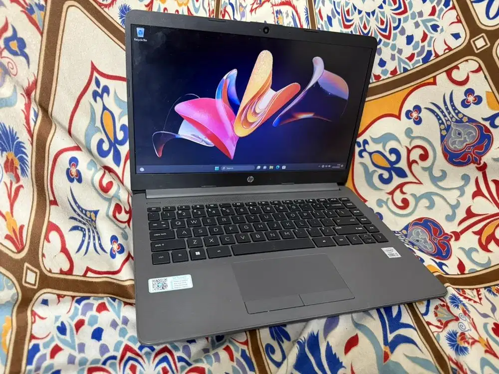 Laptop Desain HP 240 G8 Core i7 Gen 10 VGA