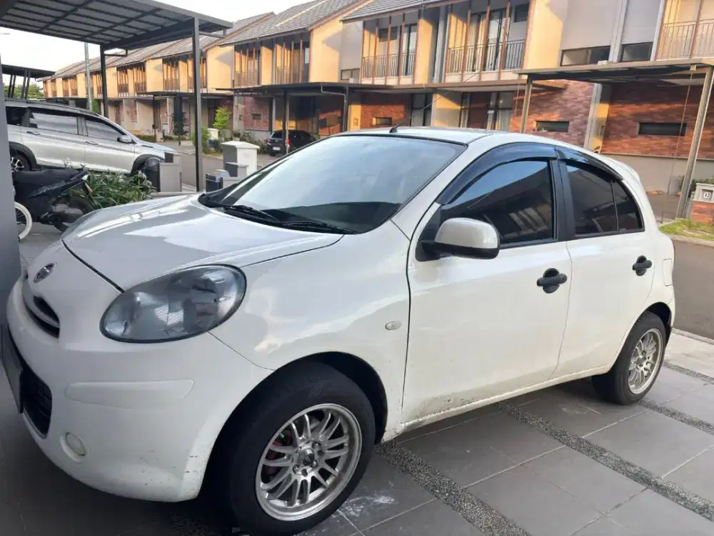 Butuh Cepat! Nissan March 2011 Harga Nego Sampai Jadi!