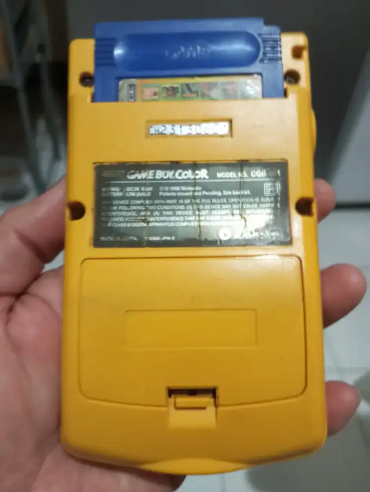 Nintendo gameboy color yellow