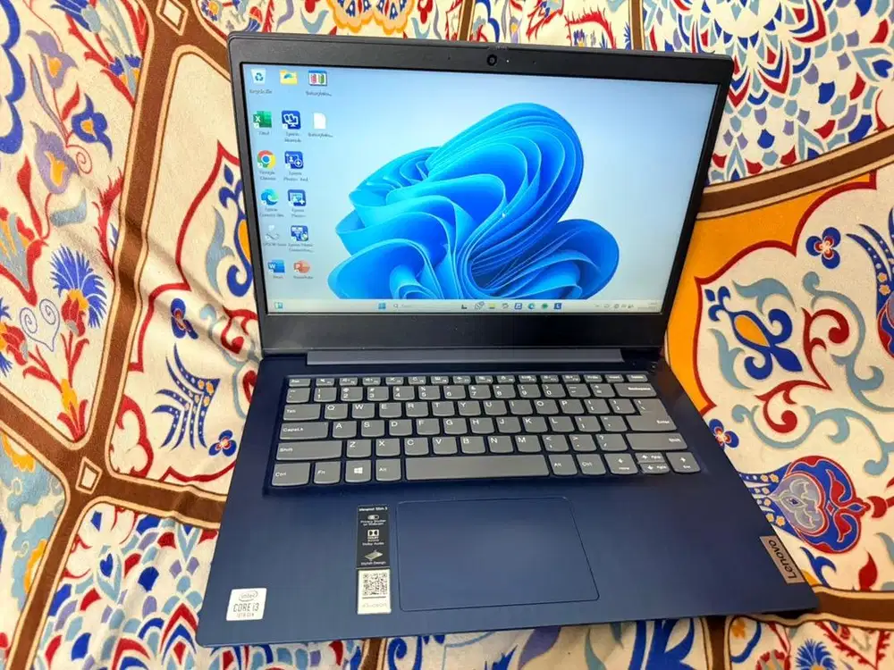 Laptop Desain Lenovo Slim 3 Core i3 gen 10
