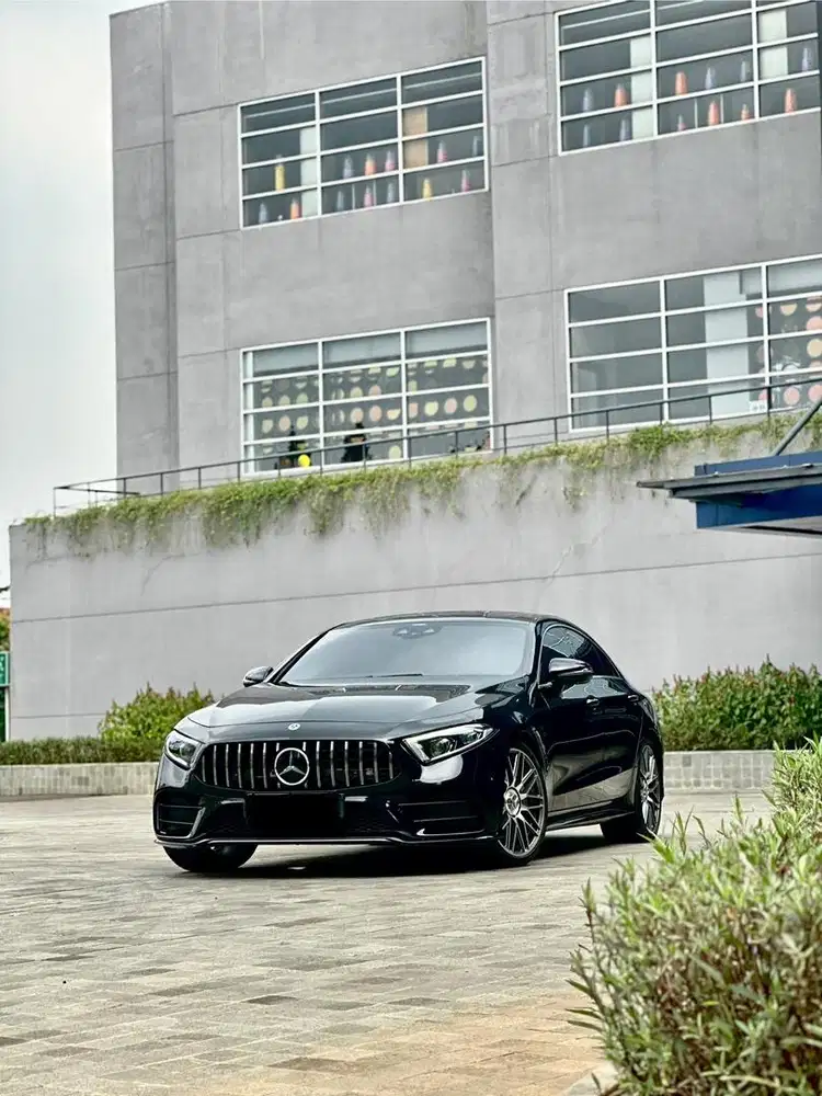 CASH Mercedes-Benz CLS350 AMG 2019 Like New