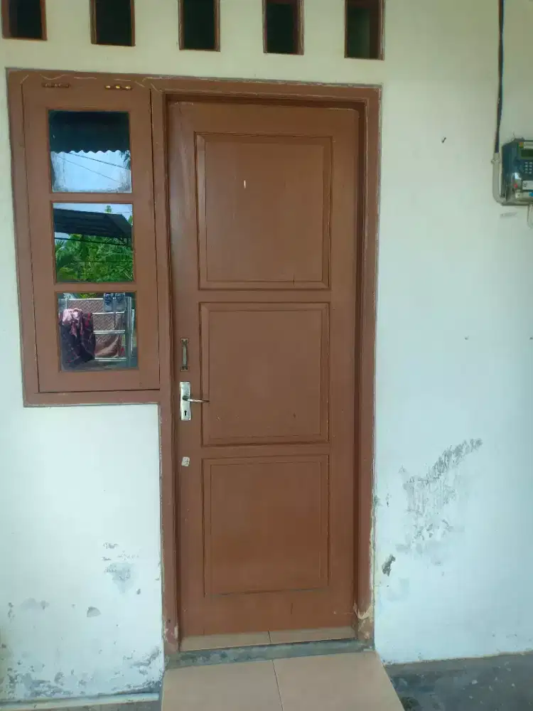Kos Putri dan pasutri, dekat Kantor KPU/Mesjid istical Solo