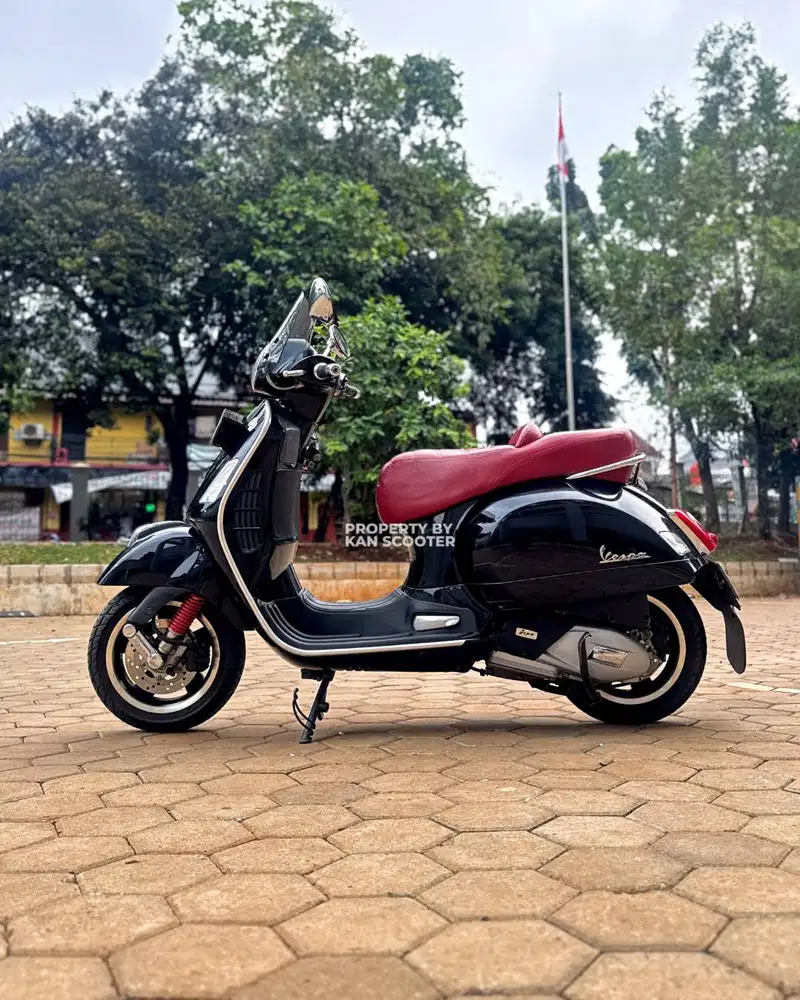JUAL MURAH VESPA GTS 150 4V iGET ABS 2018 MULUS
