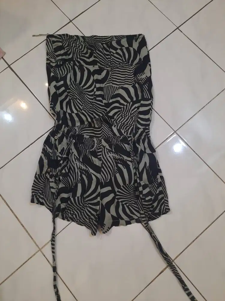Preloved jumpsuit kemben celana pendek