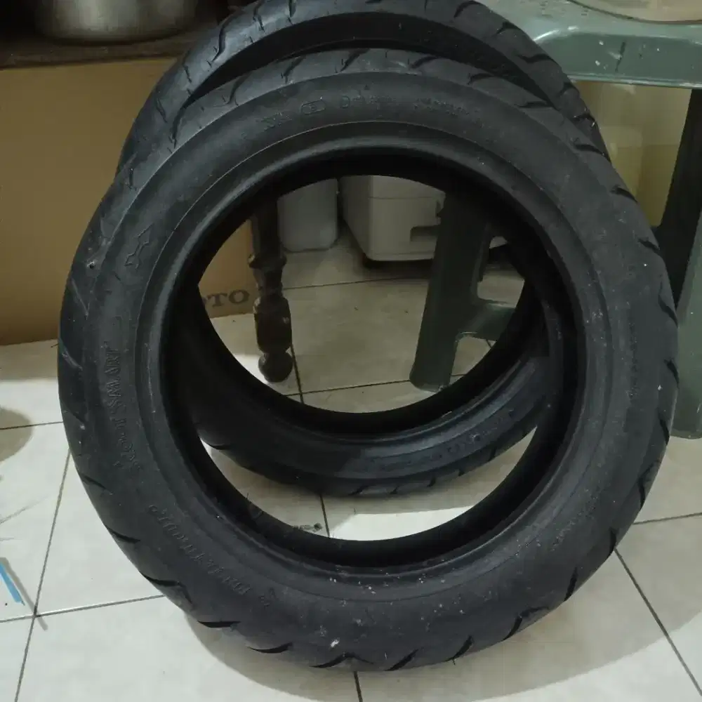 Ban Yamaha Xmax Ori bawaan
kondisi : 99%