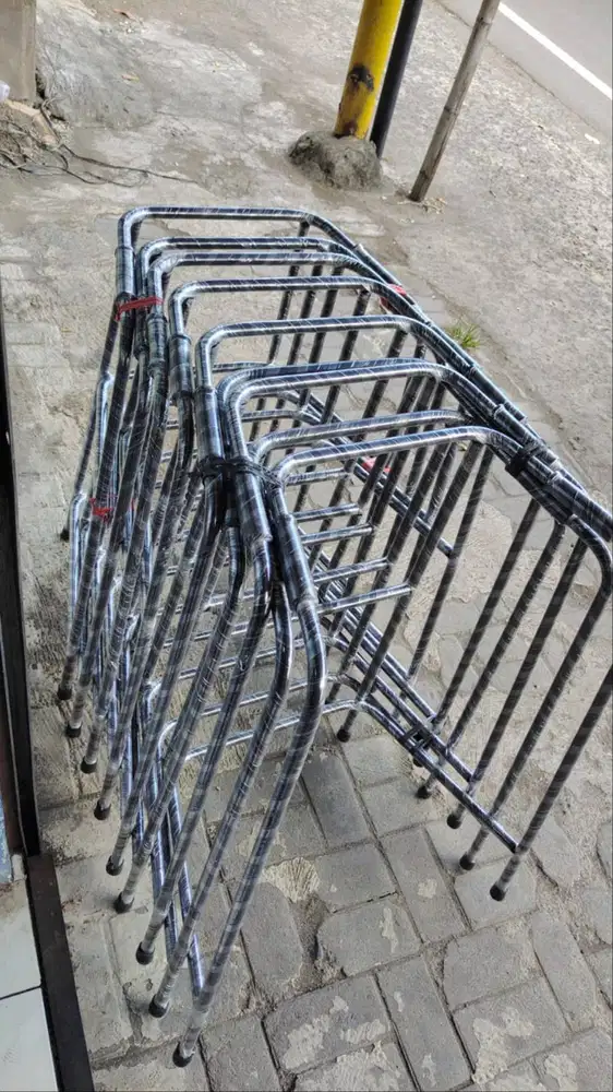 WALKER BESI / ALAT BANTU JALAN U