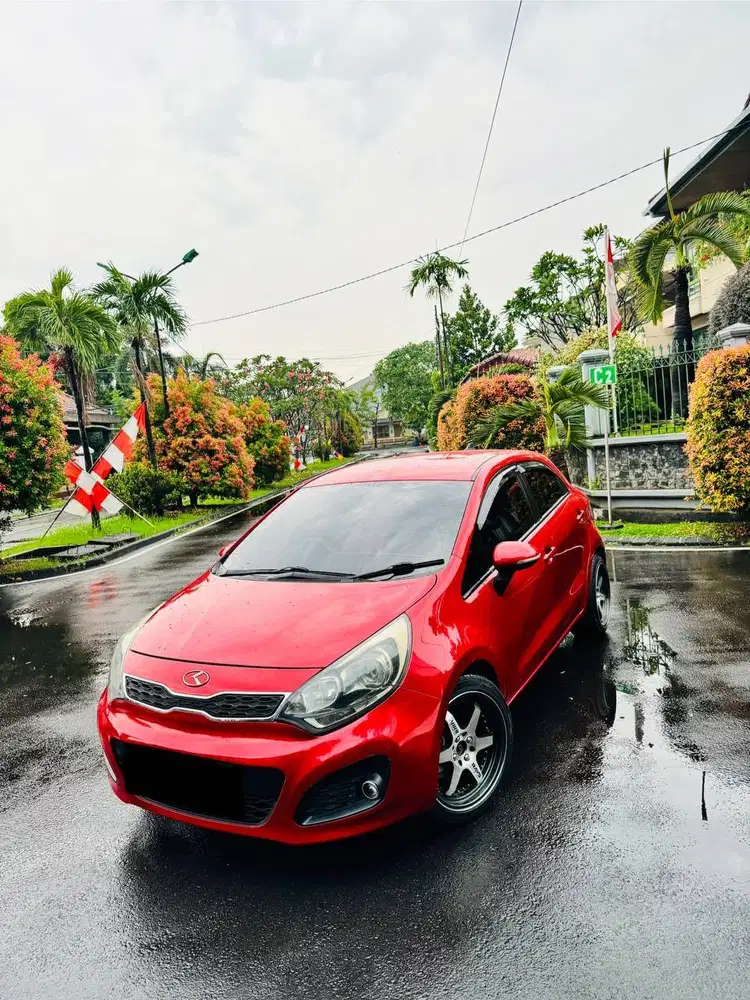 Kia New Rio SE Hatchback Tgn1