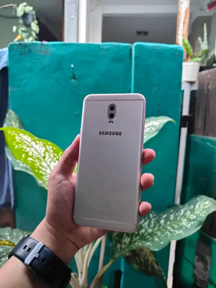 Samsung Galaxy J7+ 4/32 Sein