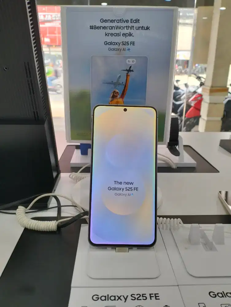 SAMSUNG S25FE 8/256gb