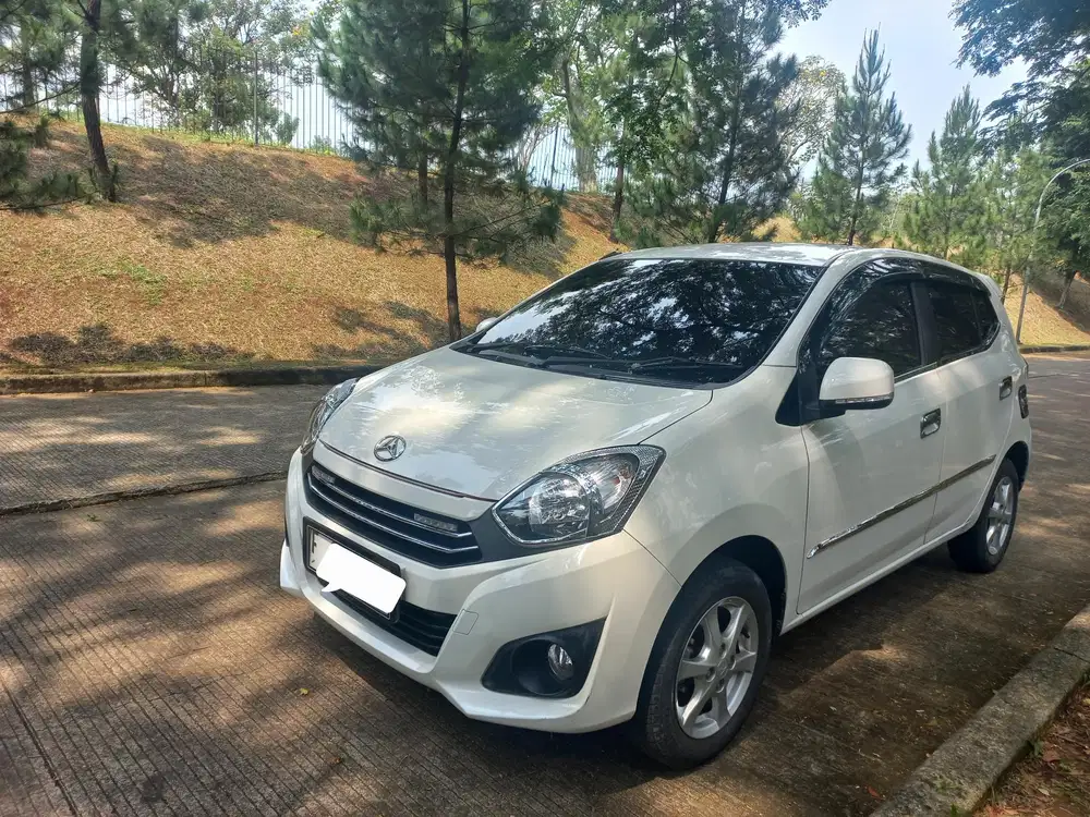 Daihatsu Ayla X mt, low KM..