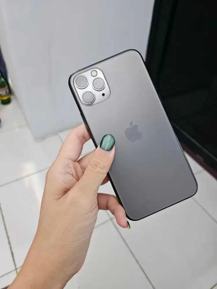 Jual iphone 11 pro 256 Inter sudah pernah ganti batere