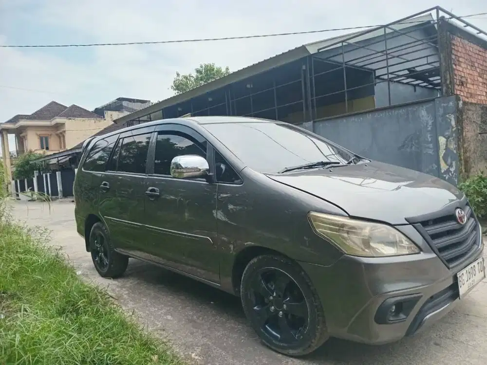 toyota kijang inova solar 2013 pemakaian 2014 bisa nego