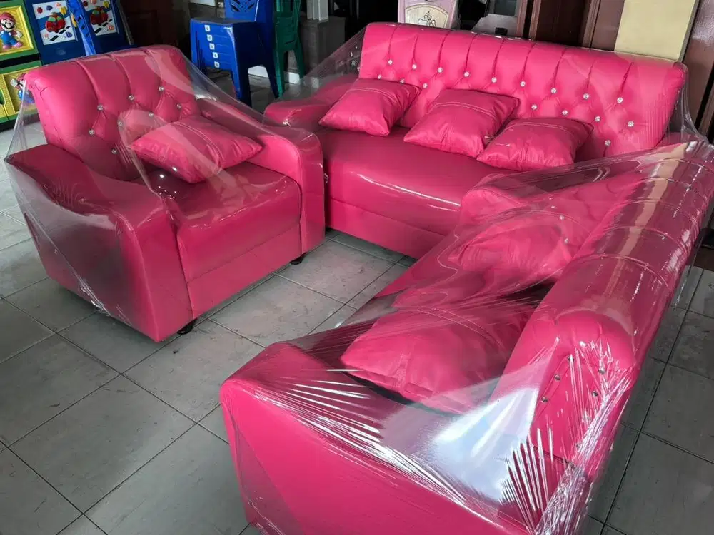 Sofa kulit pink dudukan 321