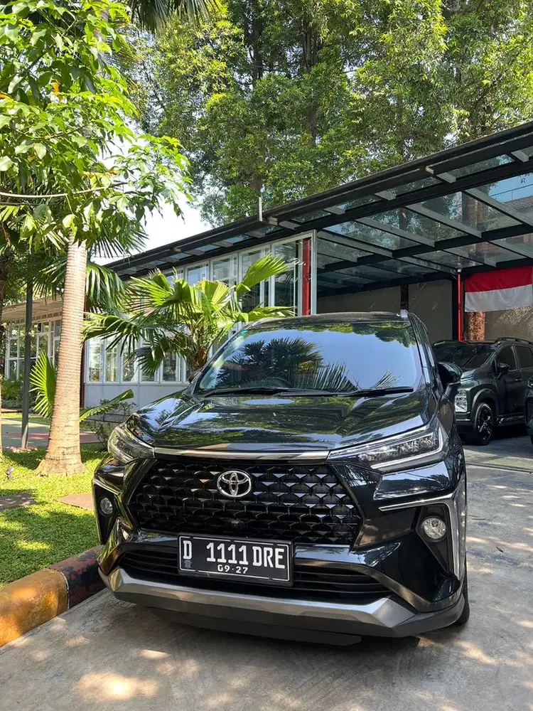 Toyota Avanza veloz Q at 2022 hitam