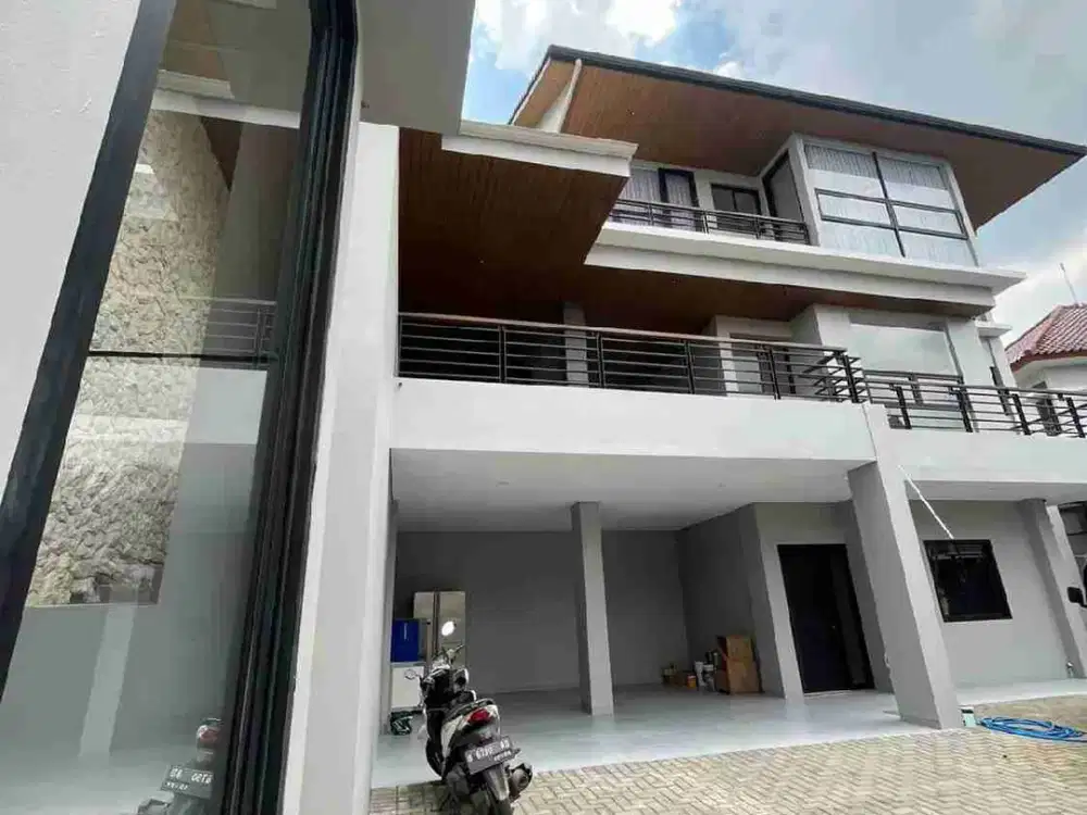 Rumah villa exclusive di utara bandung, jarang ada dan bangunan baru