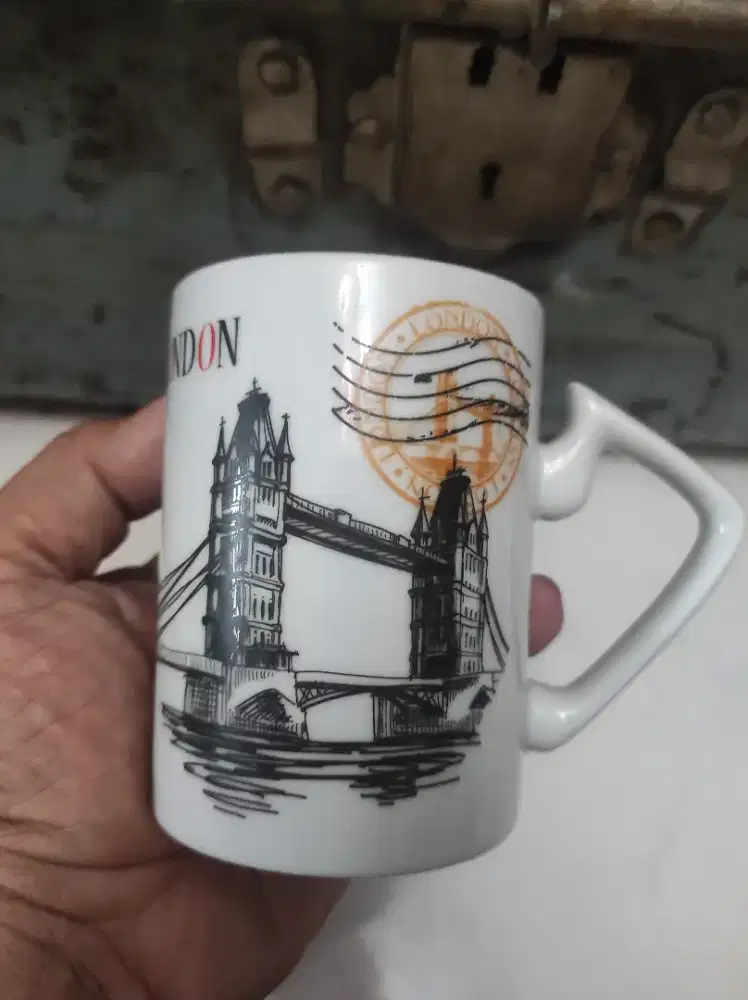 Perlengkapan anak mug gelas keramik tower bridge london eropa mulus